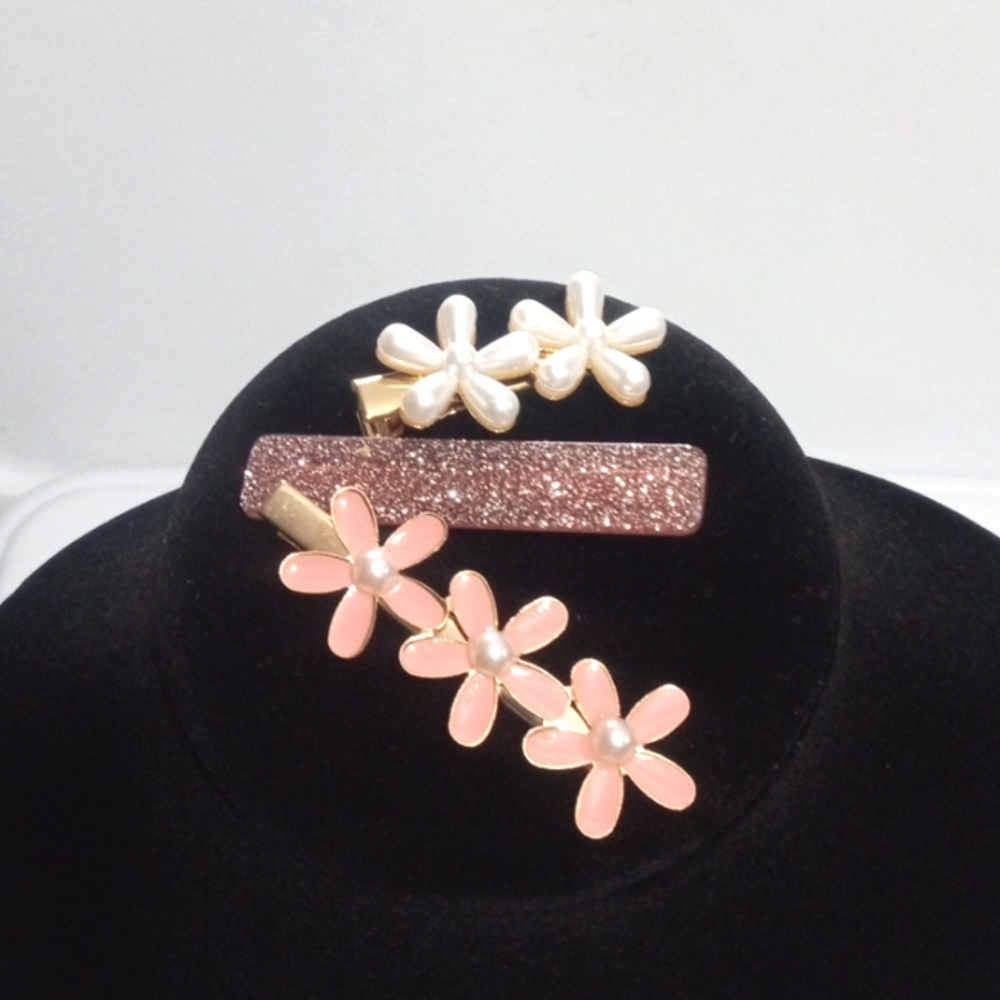 FLORAL ROSE PINK PEARLS AND GLITTER HAIR CLIPS 3-PIECE SET NWT